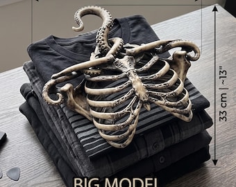 Schaufensterhänger im gotischen Stil, Lovecraft-inspirierter nautischer Cthulhu-Boudoir-Kleiderschrank-Organizer / Dessous-Präsentation für Bekleidungsgeschäfte