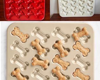 Nordic Ware Puppy Love Biscuit Bundt Pan | Cast Aluminum Pet Dog or Cat Collectible Bakeware