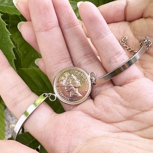 40th Birthday Personalised Engraved Year 1985 British Penny Coin Cuff Bracelet. Unique Birthday Keepsake