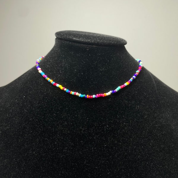 Collier à billes multicolores