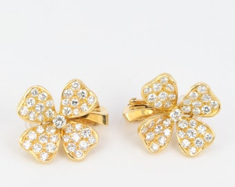 Pair of vintage Fred Clover clips in Gold and Diamonds