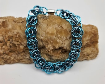 BeeSting Chainmail Bracelet