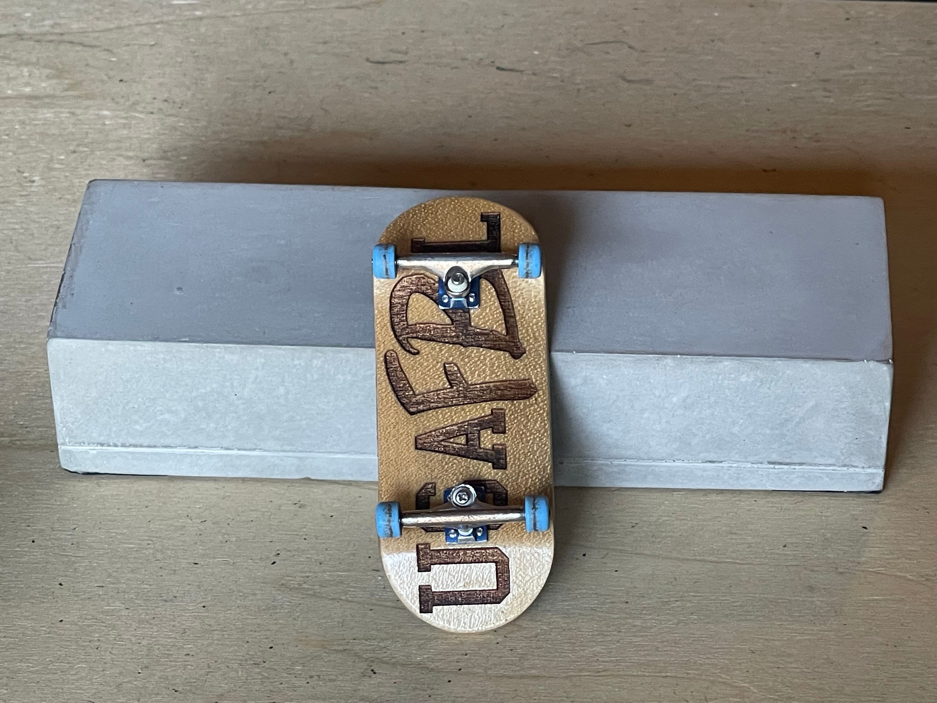 Fingerboard ledge España