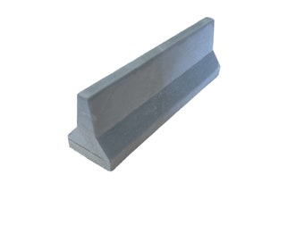 Fingerboarding Concrete Jersey Barrier