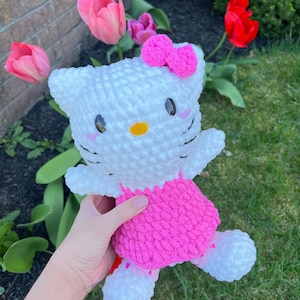 Crochet Handmade White Kawaii Kitty Plush Amigurumi