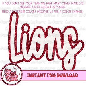 Op de afbeelding: Rode glitter "Lion" tekst met een witte omtrek. De tekst is in een vet, speels lettertype. De achtergrond is wit.