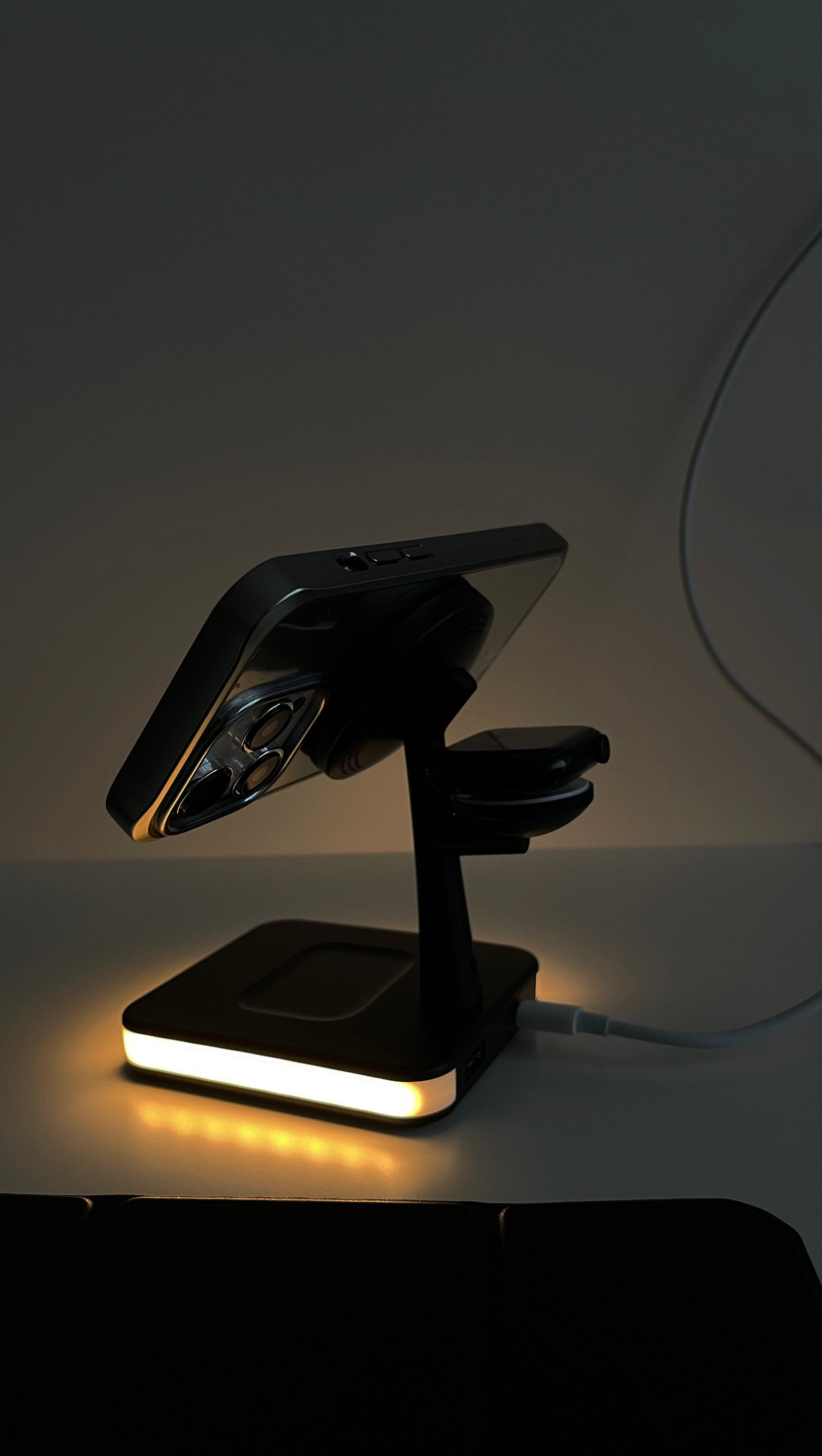 4 in 1 Magsafe Wireless Nightstand Charger for Mobile Phone, Apple Iwatch, Airpods With Night