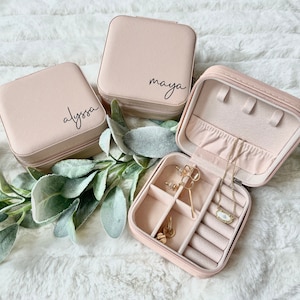 Personalized Travel Jewelry Box - Perfect Women&#39;s Gift or Party Favor for Bachelorette Party, Birthday Party or Bridesmaid Proposal