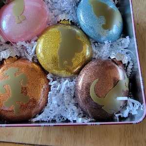 Set of 5 &quot;Winnie the Pooh & Friends&quot; glitter ornaments in a decorative tin! GREAT gift!