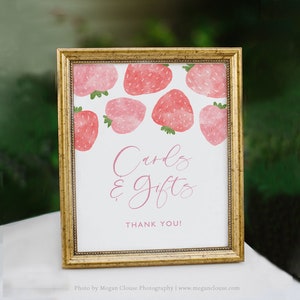 Cartes et cadeaux Panneau pour baby shower, panneau pour cartes et cadeaux aux fraises, panneau pour cadeaux aux fraises, panneau de table, décoration pour baby shower, modifiable, PDA003
