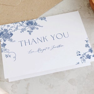 Stoffige blauwe bedankkaart, vintage bloemen bedanksjabloon, bedankkaart vrijgezellenfeest, Victoriaanse bedankkaart, bewerkbaar, PDA002