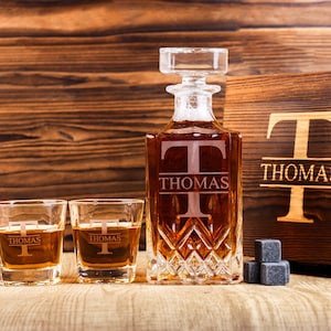 Personalized Whiskey Decanter Set - Personalized Groomsmen Gifts -Engraved Whiskey Decanter Set With Wood Box - Best Man Gift Dad Gift