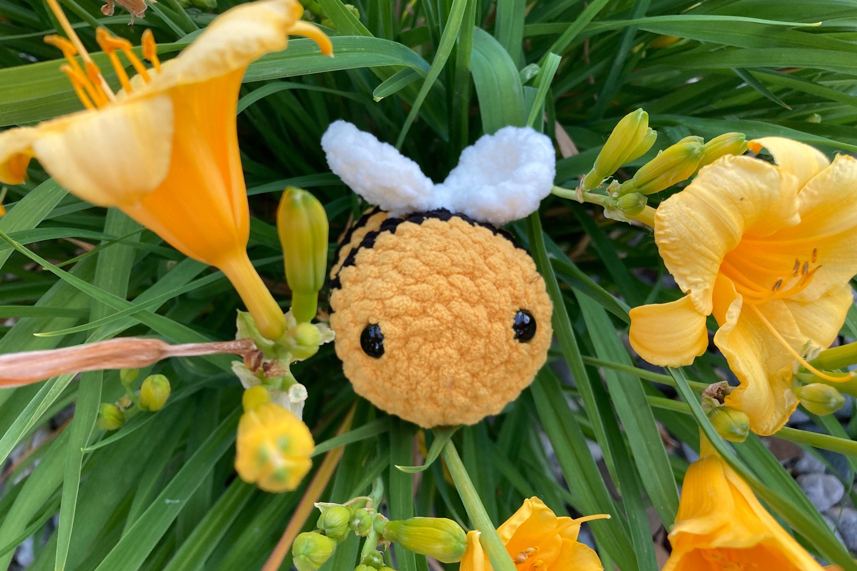 Crochet Fluffy Bee - Toristory Creations