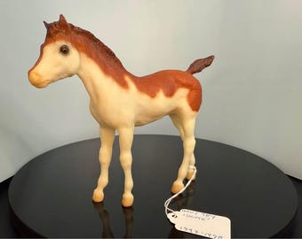 Breyer Stock Horse veulen Duke, geproduceerd in 1997, met drie ogen