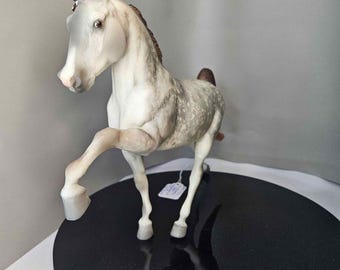 Breyer Blackberry Frost Tennesse Walking Horse Dapple grey, gelimiteerd en genummerd