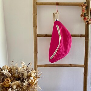 Sac banane en gaze de coton rose cousu main – banane femme  – accessoire mode