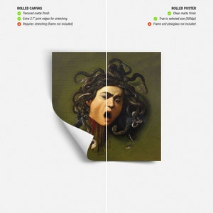 Puede incluir: Un primer plano de una pintura de la cabeza de Medusa con serpientes como cabello. La pintura est&aacute; disponible como impresi&oacute;n en lienzo enrollado con acabado mate texturizado o como p&oacute;ster enrollado con acabado mate liso.