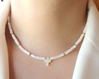 Collier croix en nacre • Collier croix délicate • Collier minimaliste • Cadeaux pour maman