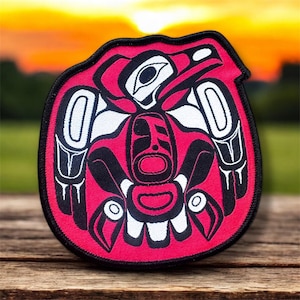 Écusson à repasser des Premières Nations - Corbeau par un artiste autochtone tsimshian