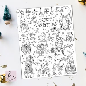 Hermosa página para colorear de gnomos navideños para adultos y adolescentes en PDF, página para colorear navideña en formato Jpg, diversión familiar navideña en formato Png, para adultos y adolescentes.
