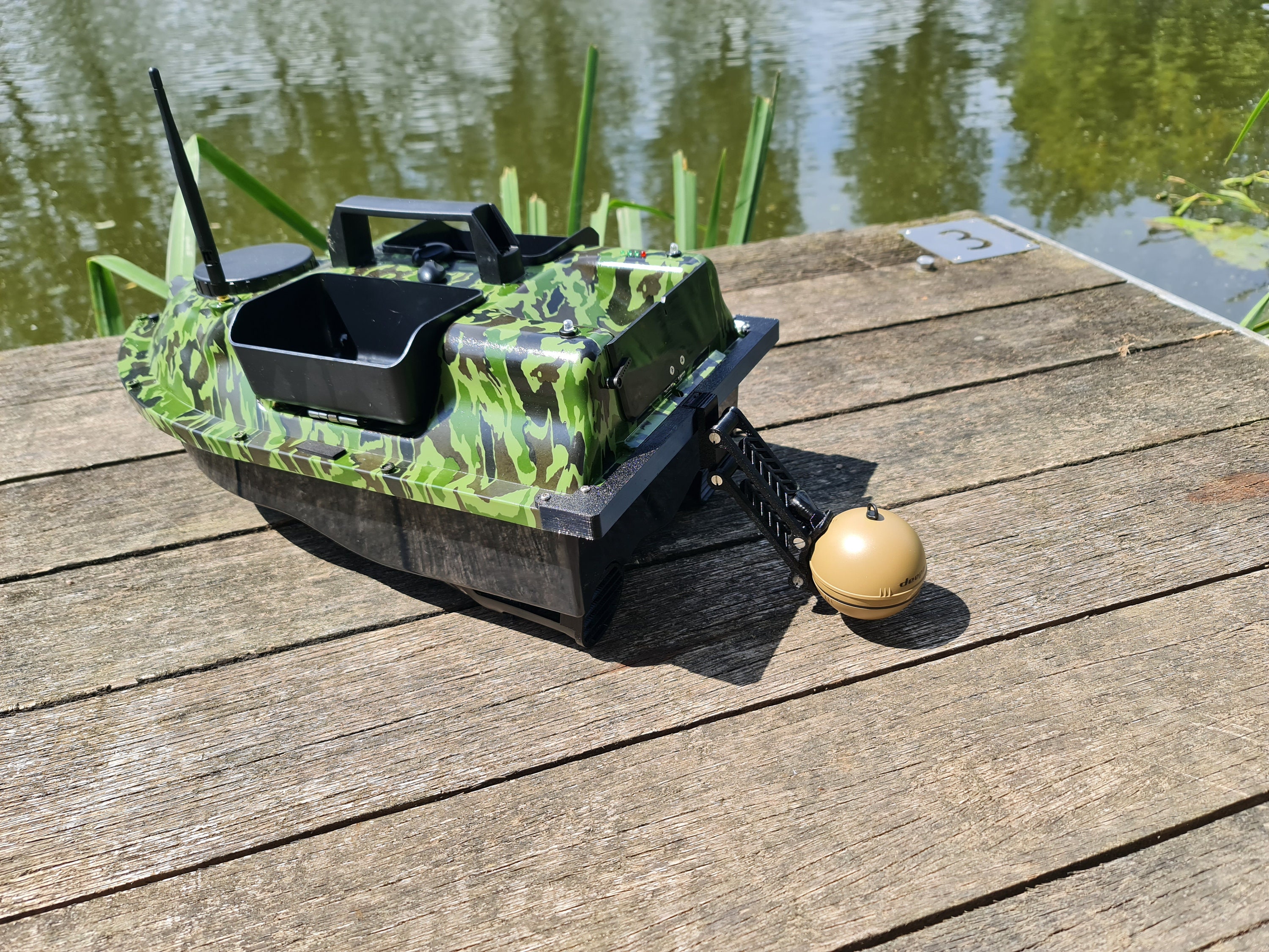 Deeper Sonar Bait Boat Mount