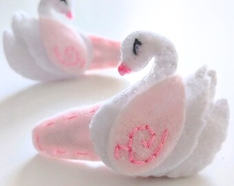 Swan hairclip, Felt hair accessories, Baby swan hairpin, Felt hairclip, Swan accessory