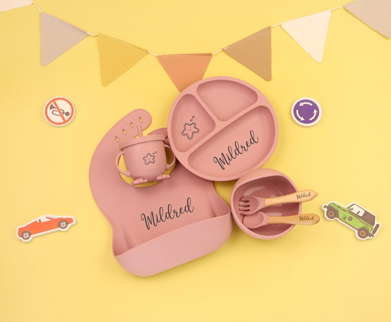 Personalisierte Silikon Teller, Entwöhnung Set,Baby Lätzchen Baby, Kinder Schüssel Geschirr Tischset Löffel Gabel Strohbecher,Fütterung Set mit Name Dusty Pink