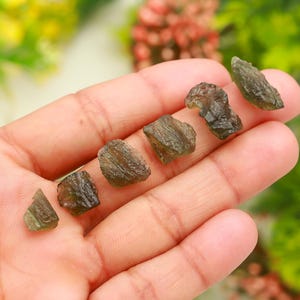 モルダバイト 12g 原石 Moldavite ⭐