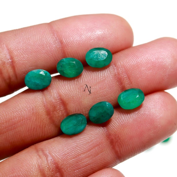 Natural Emerald Gemstone  – Oval Emerald Gem Loose Stone Wholesale supplier