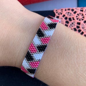 Miyuki Delica Beaded Bracelet, Peyote Bracelet, Miyuki Beaded Bracelet, Peyote Weaving, Gift for Her, Pink Colors.
