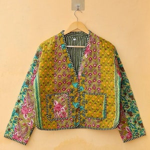 Handcrafted Cotton Quilted Patchwork Jacket, Boho Floral Reversible Coat – Vintage Kantha Kimono Style Short Jacket for Women, Gift for Her