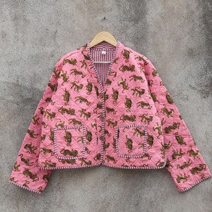 Baumwolle gesteppte Jacke V-Ausschnitt New Style Kantha Jacke Hand Block Print Floral Indian Damen Kleidung Mantel, Boho Jacke Valentine Geschenk für Sie
