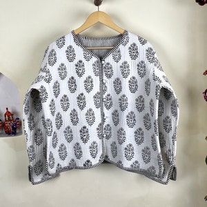 Giacca Kantha in cotone fatta a mano, cappotto boho trapuntato reversibile