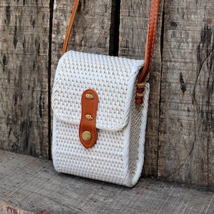 Small Handwoven Rattan Bali Bag, Shoulder Bag, Crossbody Purse for Mobile Phone, Braided Straw Bag, Bohemian Style Rattan Bags, Gift for her