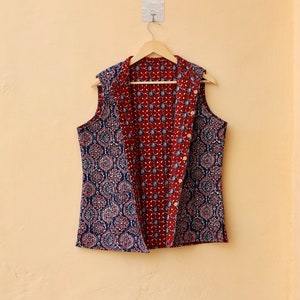 Indian Handmade Quilted Cotton Sleeveless Jacket Blue & Red Stylish Women's Vest, Reversible Kantha Jacket, Gift for Her