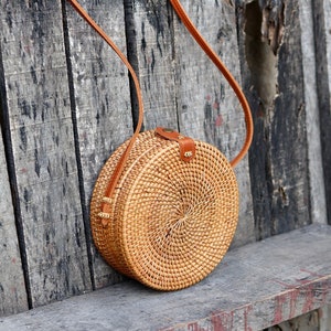 Round Rattan Bag with Flower Weaving, Bali Bag Handwoven Crossbody Purse, Braided Straw Bag, Bali Sling Bags, Rattan Bags, Gift for her