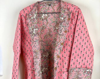 Veste indienne en tissu de coton matelassé fait main, élégant manteau floral rose pour femme, gilet réversible, cadeau de Noël pour elle