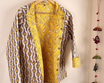 Veste Kantha en tissu de coton matelassé indien fait à la main Manteau élégant blanc et jaune floral Boho pour femmes, gilet réversible pour elle