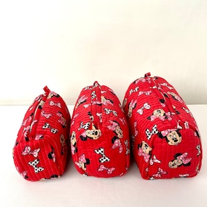 Borsa da toilette trapuntata in cotone, elegante borsa da toilette in tessuto con stampa a blocchi di mano floreale, confezione da 3 trousse per trucco Topolino rosso, regalo per lei, lei
