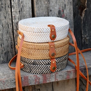 Oval Rattan Bags, Bali Bag, Braided Straw Bag, Woven Crossbody Purse, Bali Sling Bags, Bohemian Rattan Bags, Gift for her