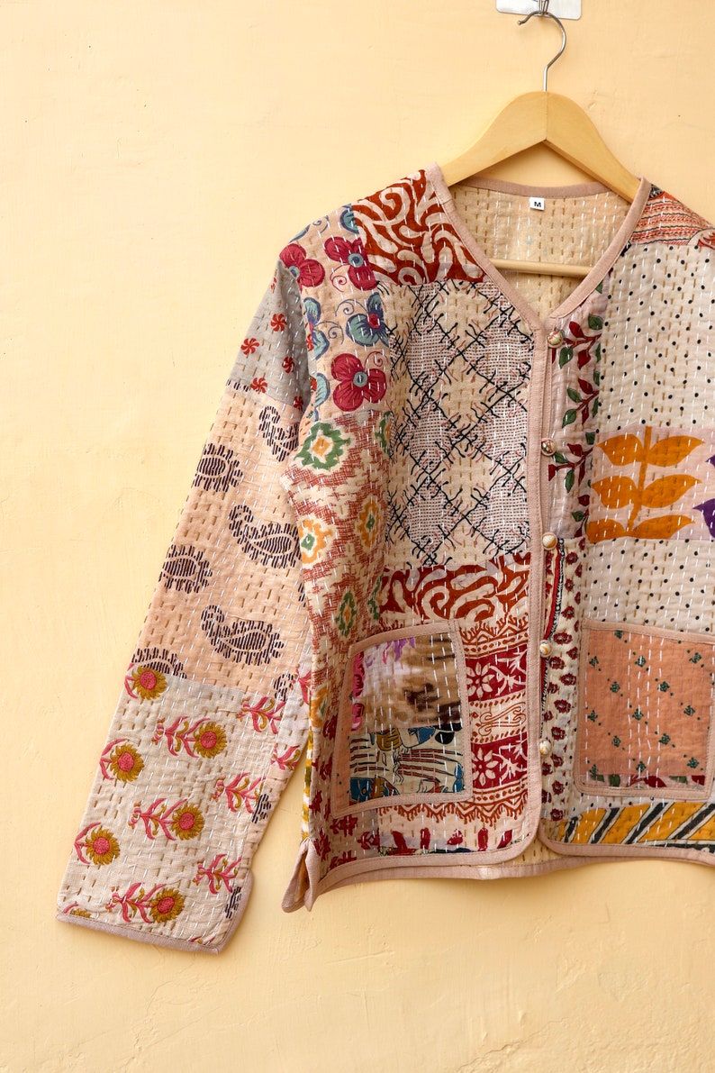 Giacca trapuntata Kantha patchwork, cappotto da donna patchwork floreale stile Boho fatto a mano, giacca Kantha reversibile inverno autunno primavera per lei immagine 3