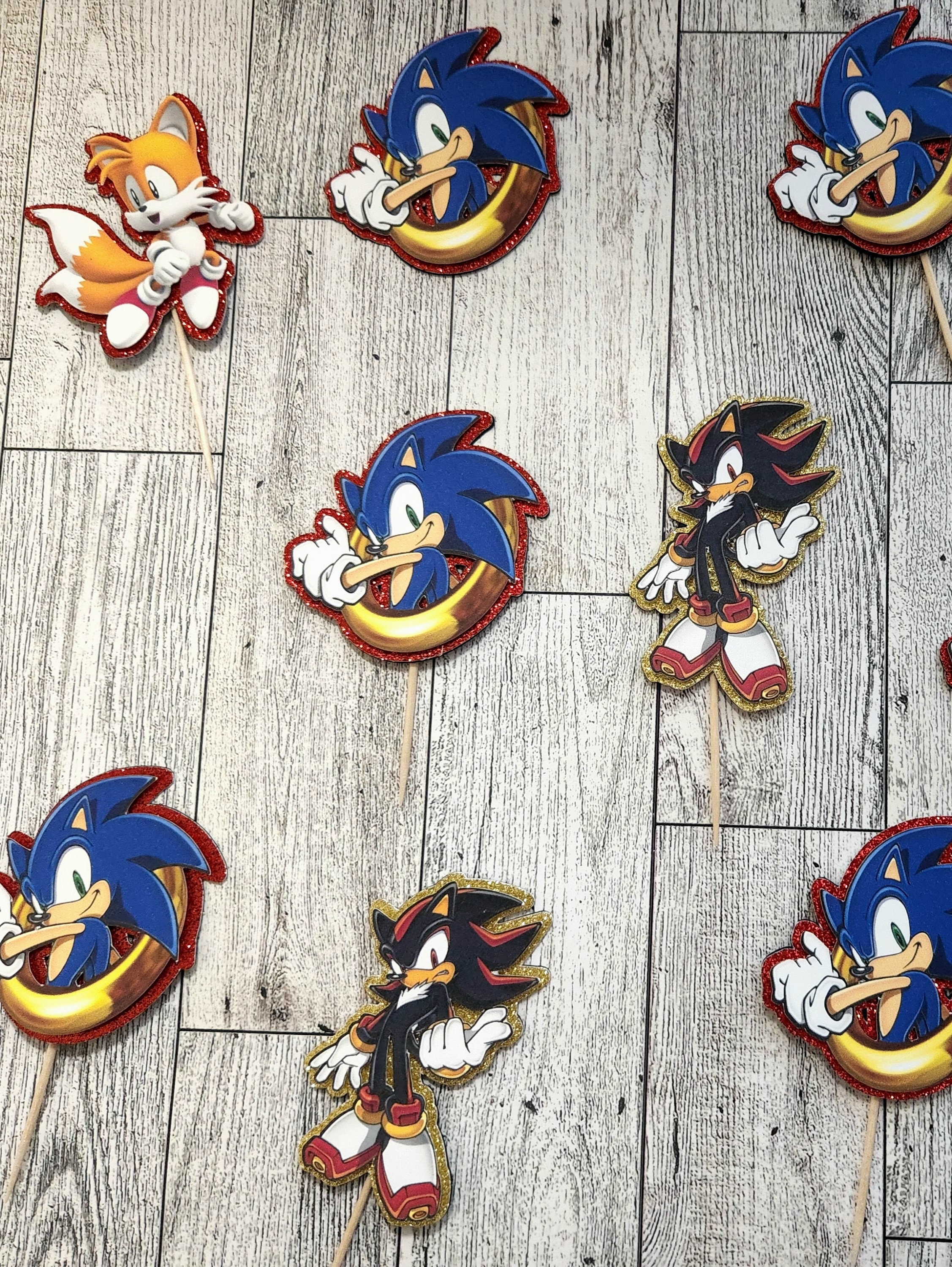 24 Sonic Cupcake Toppers by Coyote Party and print 