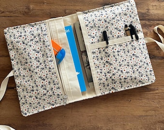 Daisy Pattern Book Sleeve – Handmade A5 Organizer with Zipper Pocket
