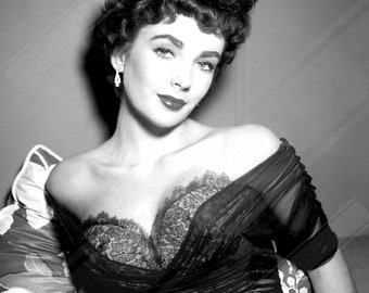 Elizabeth Taylor Poster, Rare Photo - Iconic Elizabeth Taylor Print.