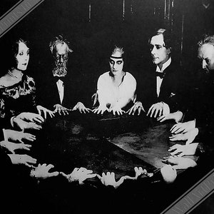 Victorian Ghost Seance Scene Poster - Ghostly Victorian Seance Print UK, EU USA Domestic Shipping