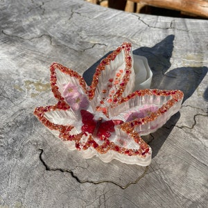 Floral/Butterfly Weed/Maple Leaf Resin Ashtray, Resin Ashtray / Pothead Gift / Smoker Gift / Handmade Gift / Resin Art / Jewelry Dish