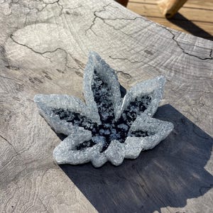 Silver & Black Maple Leaf Resin Ashtray, Resin Ashtray / Pothead Gift / Smoker Gift / Handmade Gift/ Resin Art / Jewelry Dish / Home Decor