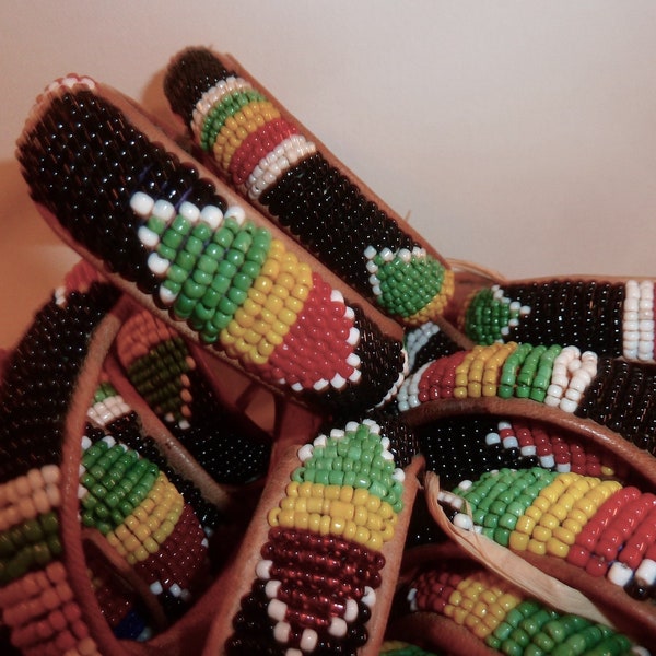 Bracelets en cuir perlé, couleurs du Sénégal de l'Ethiopie ou Rasta