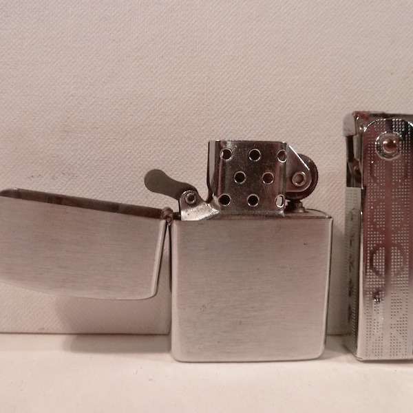 Lot de 3 briquets style Zippo ou briquet tempête, brocante française