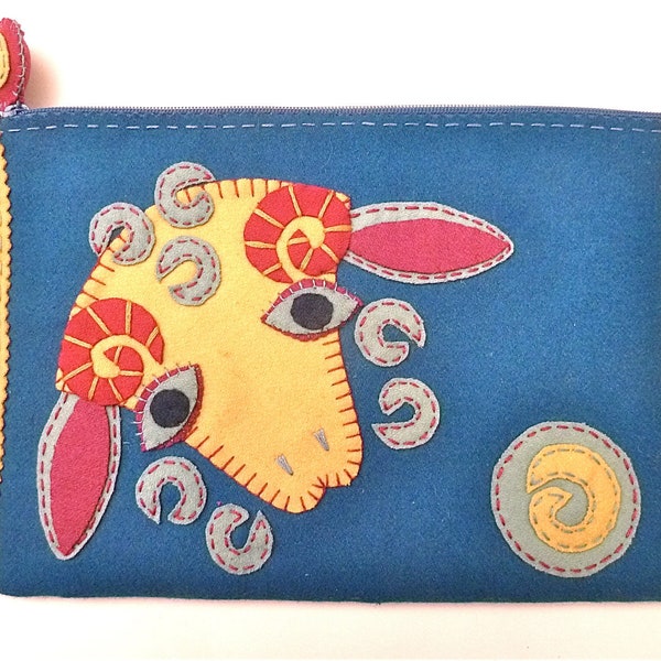 Pochette en feutre décor appliqué mouton